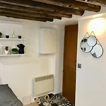 Charming Studio Paris Center