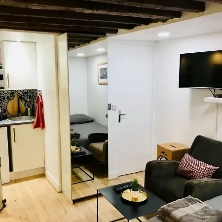Charming Studio Center